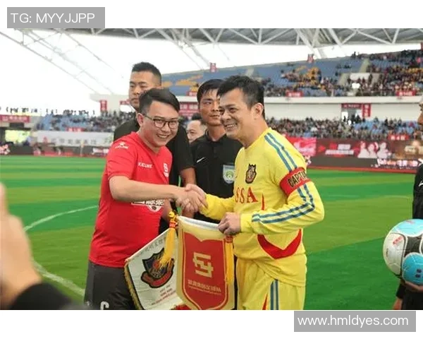 香港足球明星队黄石携手青少年培养足球人才助力本地体育发展